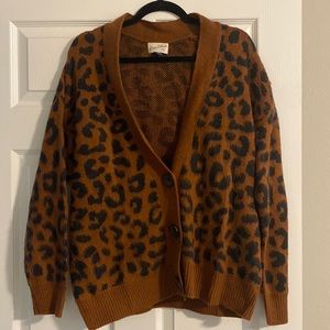 Universal thread leopard print cardigan